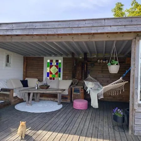 With An Outdoor Master Bedroom And Double Bedroom In The Main Vakantiehuis