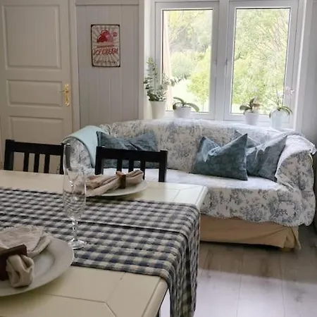 With An Outdoor Master Bedroom And Double Bedroom In The Main Vakantiehuis *
