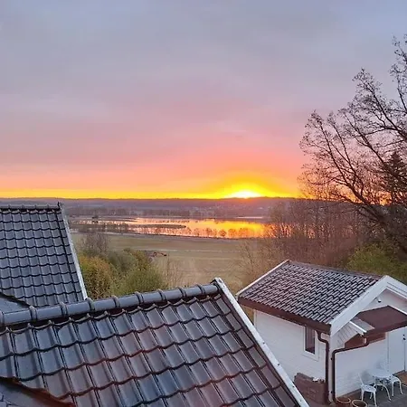 With An Outdoor Master Bedroom And Double Bedroom In The Main Vakantiehuis Tønsberg