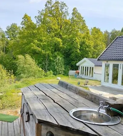 With An Outdoor Master Bedroom And Double Bedroom In The Main 펜션 *