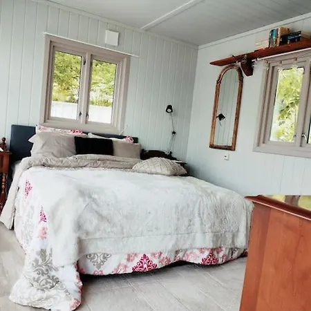 펜션 With An Outdoor Master Bedroom And Double Bedroom In The Main *